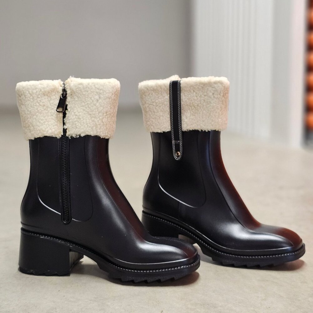 Shearling-Lined Womens Black Ankle Boots With Side Zippers & Lug Sole For Winter